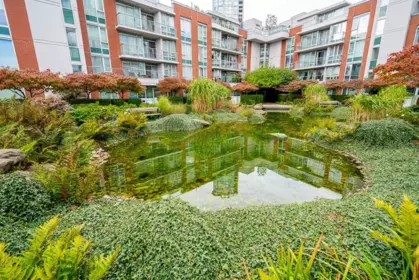 Garden / Landscaping Photo of 806 58 Keefer Place, Vancouver, BC
