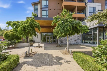 306 875 Gibsons Way, Gibsons, BC, Gibsons — Apartment/Condo for sale