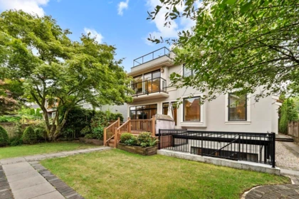 Hot Tub / Spa Photo of 4077 W 13th Avenue, Vancouver, BC