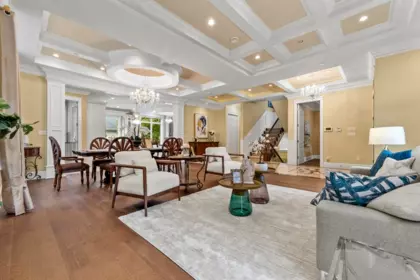 Kitchen Island Photo of 4077 W 13th Avenue, Vancouver, BC