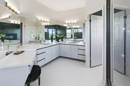 Hallway Photo of 212 N Sea Avenue, Burnaby, BC