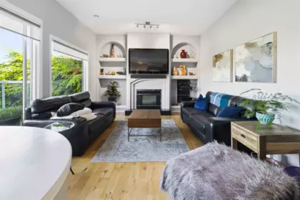 Loft / Bonus Room Photo of 212 N Sea Avenue, Burnaby, BC