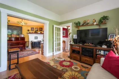 Breakfast Nook Photo of 1560 Macgowan Avenue, North Vancouver, BC