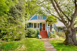 1560 Macgowan Avenue, North Vancouver, BC