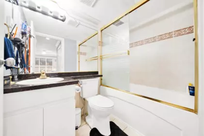 Walk-In Closet Photo of 210 8115 121a Street, Surrey, BC