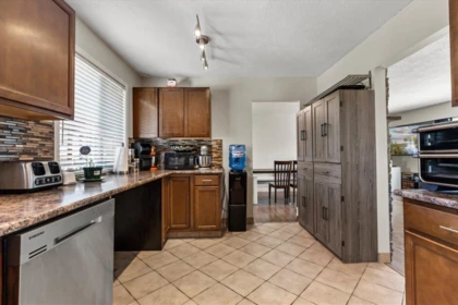 Kitchen Photo of 9334 James Street, Chilliwack, BC
