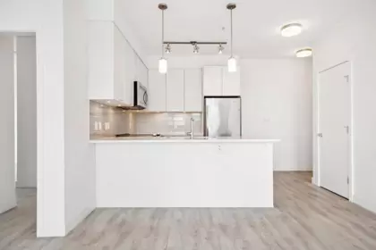 Kitchen Island Photo of 101 828 Gauthier Avenue, Coquitlam, BC