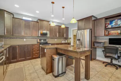24760 Kimola Drive, Maple Ridge, BC, Maple Ridge — Single Family Residence for sale