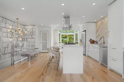 Family Room Photo of 1115 Elm Street, White Rock, BC