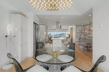 Kitchen Island Photo of 1115 Elm Street, White Rock, BC