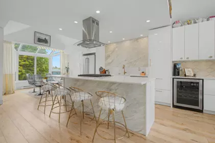 Kitchen Photo of 1115 Elm Street, White Rock, BC