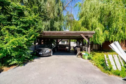 Garage Interior Photo of 730 Colborne Street, New Westminster, BC