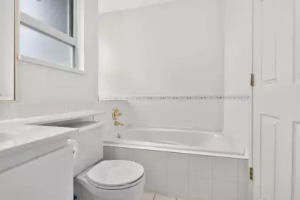 Primary Bathroom Photo of 1171 O'flaherty Gate, Port Coquitlam, BC