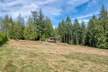 Primary Bedroom Photo of 604 Woodland Avenue, Gibsons, BC