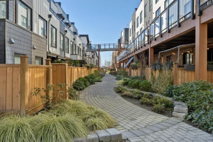 Office / Den Photo of 142 545 E 2nd Street, North Vancouver, BC