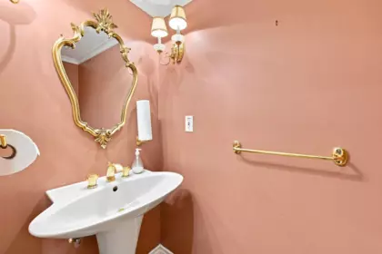Powder Room Photo of 5519 Cliffridge Place, North Vancouver, BC