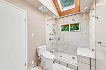 Primary Bathroom Photo of 5519 Cliffridge Place, North Vancouver, BC