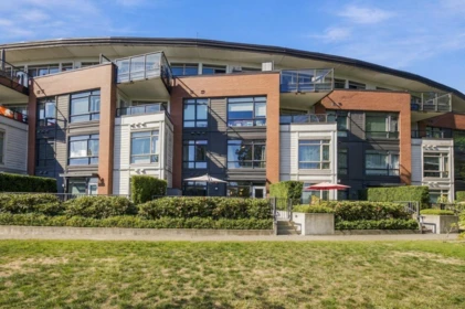 Aerial View of 127 22 E Royal Avenue, New Westminster, BC