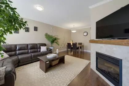 Kitchen Island Photo of 2 5623 Teskey Way, Chilliwack, BC
