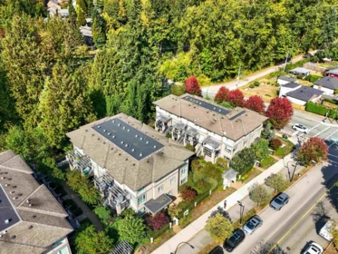 Garden / Landscaping Photo of 3 3201 Noel Drive, Burnaby, BC