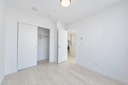 Primary Bathroom Photo of 801 4670 Assembly Way, Burnaby, BC