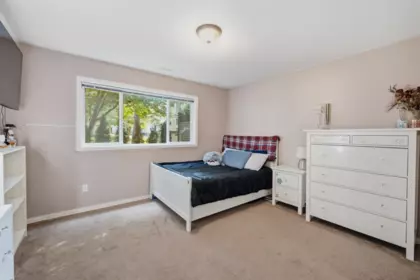 Laundry Room Photo of 2 46360 Valleyview Road, Chilliwack, BC