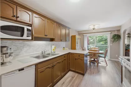 Primary Bedroom Photo of 2 46360 Valleyview Road, Chilliwack, BC