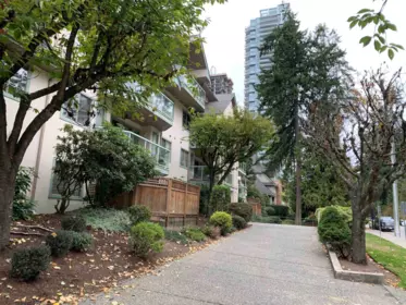 215 1148 Westwood Street, Coquitlam, BC, Coquitlam — Apartment/Condo for sale