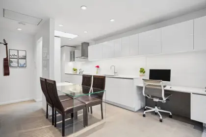 4928 The Dale, West Vancouver, BC, West vancouver — Apartment/Condo for sale