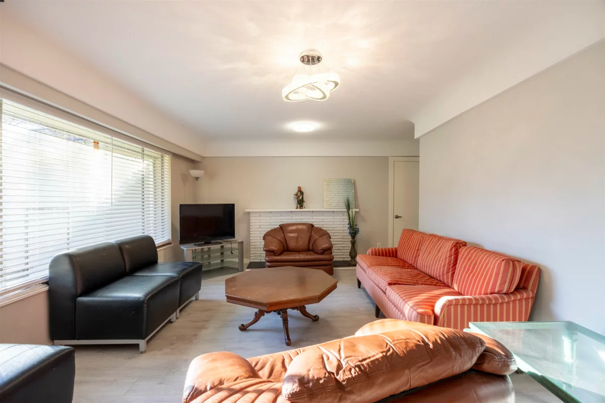 Dining Area Photo of 10291 Caithcart Road, Richmond, BC