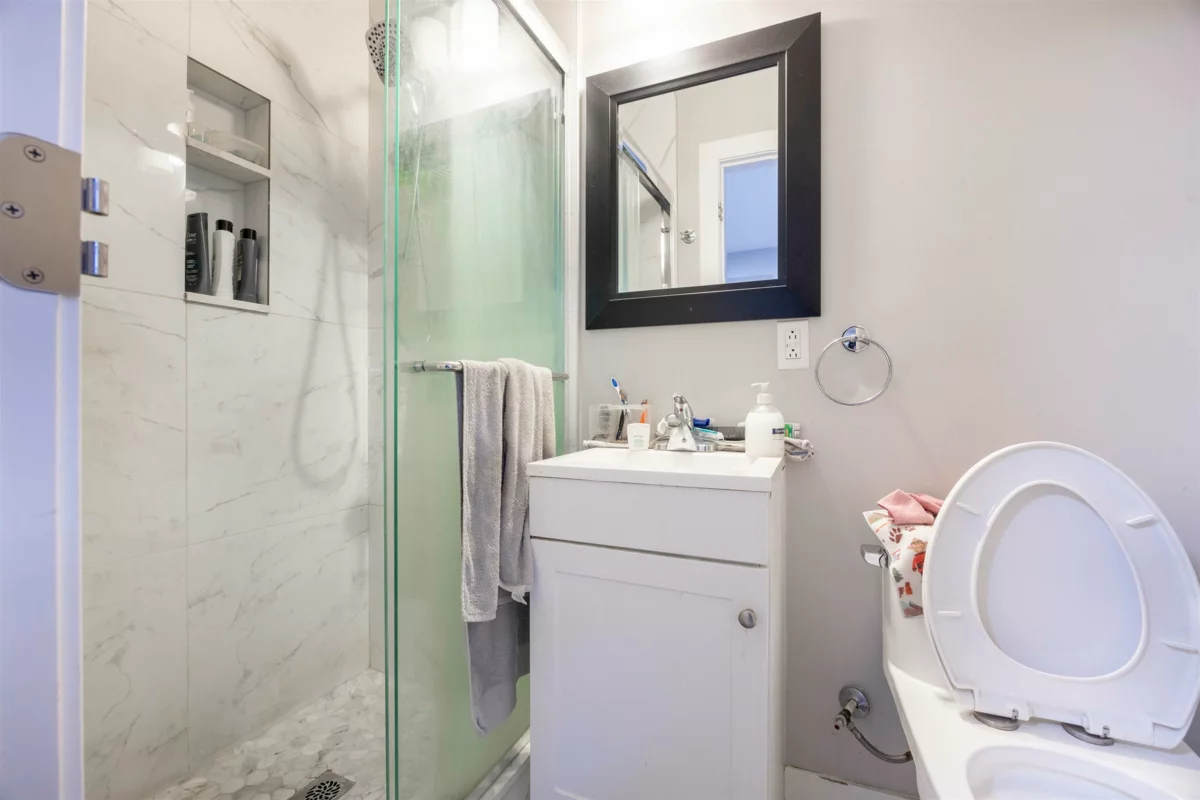 Entry Foyer Photo of 10291 Caithcart Road, Richmond, BC