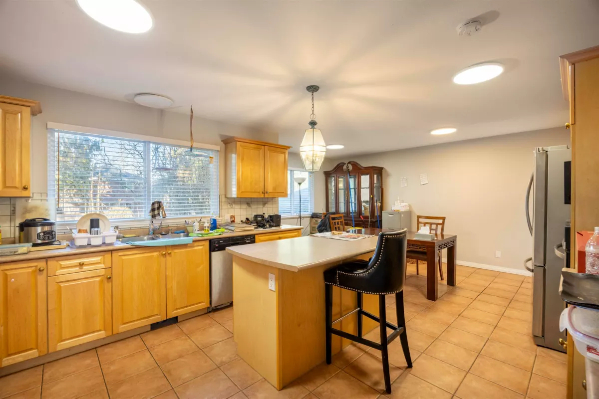 Kitchen Island Photo of 10291 Caithcart Road, Richmond, BC