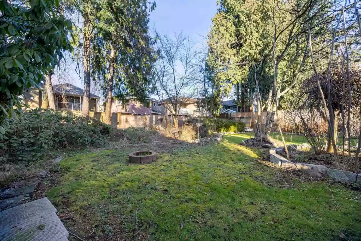 Walk-In Closet Photo of 10291 Caithcart Road, Richmond, BC