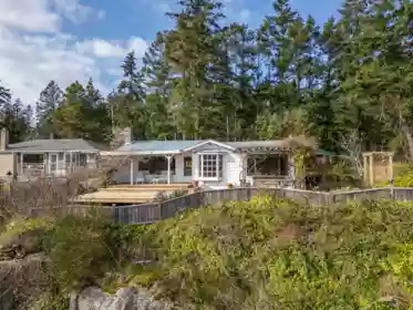 Breakfast Nook Photo of 90 Gulf Drive, Galiano Island, BC