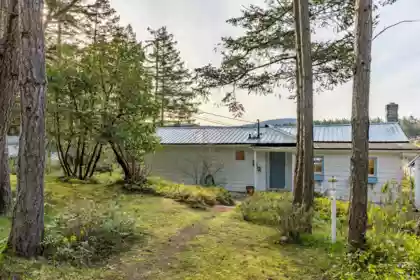 Community Amenities Photo (Clubhouse) of 90 Gulf Drive, Galiano Island, BC