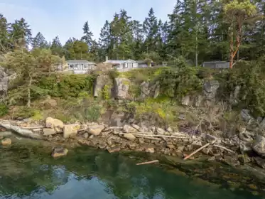 90 Gulf Drive, Galiano Island, BC, Galiano Island — 1 bed single family residence for sale