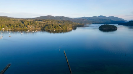 5591 Delta Road, Sechelt, BC, Sechelt District — 3 bed single family residence for sale