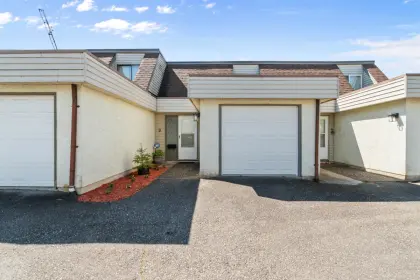 9 9299 Woodbine Street, Chilliwack, BC, Chilliwack — Townhouse for sale