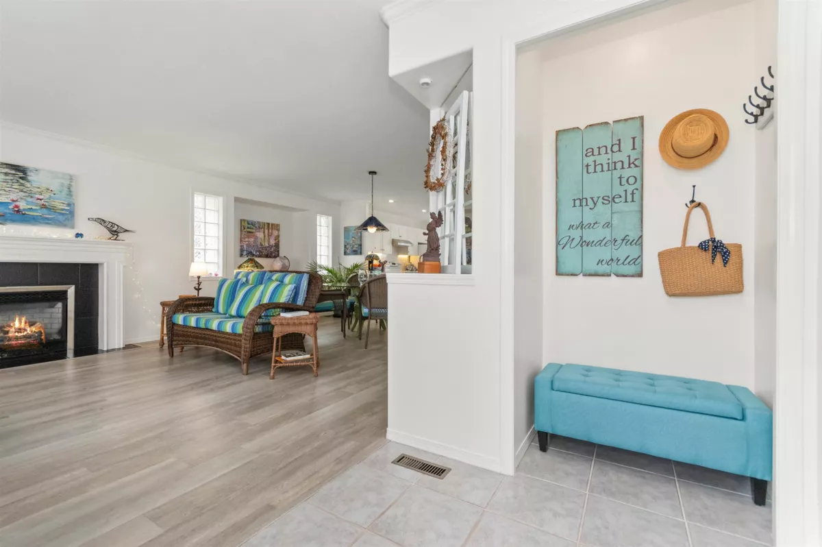 Living Room Photo of 2 9420 Woodbine Street, Chilliwack, BC