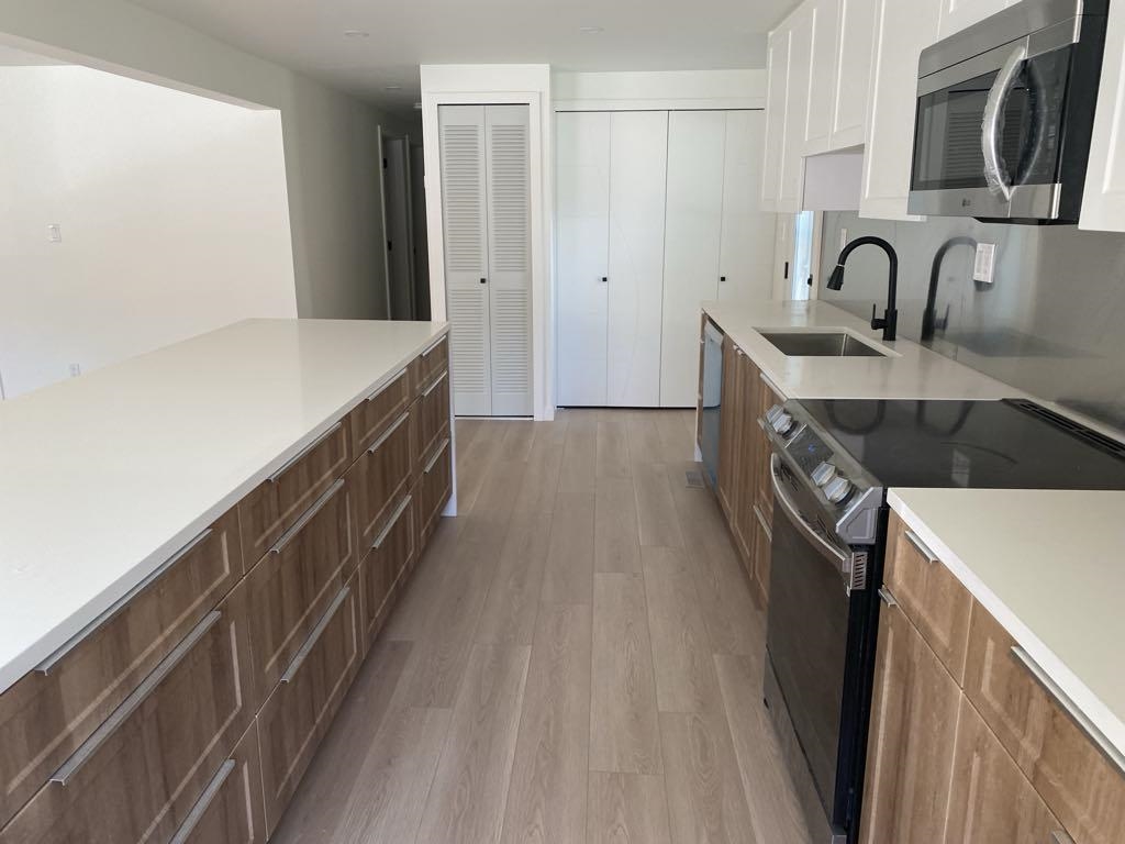 Family Room Photo of 81 8220 King George Boulevard, Surrey, BC