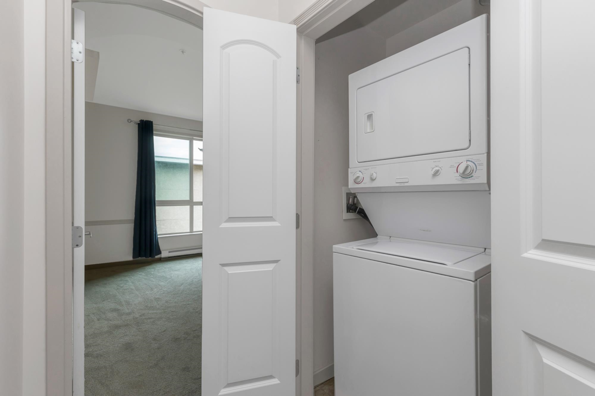 Garden / Landscaping Photo of 207 33485 South Fraser Way, Abbotsford, BC