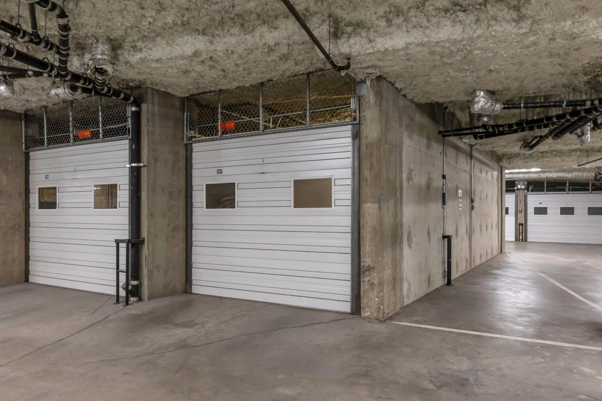 Hot Tub / Spa Photo of 207 33485 South Fraser Way, Abbotsford, BC