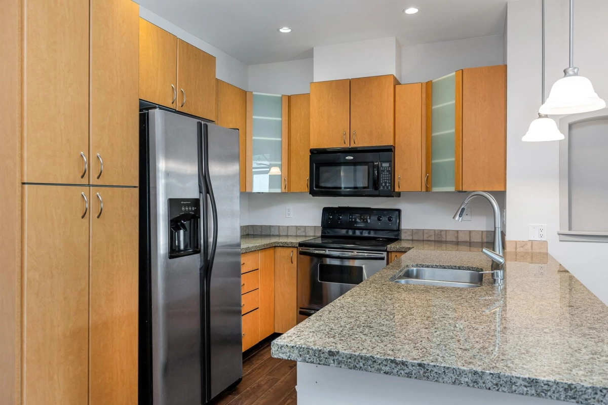 Kitchen Island Photo of 207 33485 South Fraser Way, Abbotsford, BC