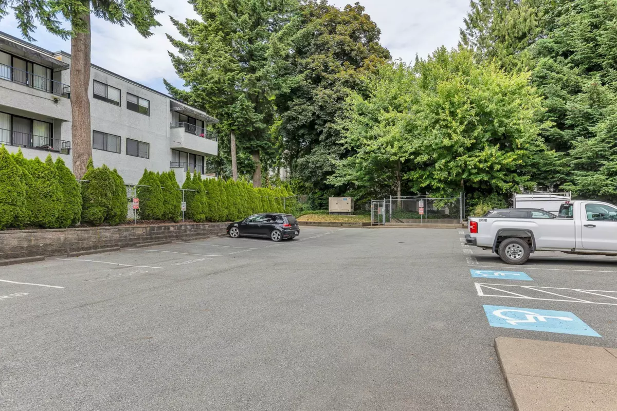 Outdoor Kitchen Photo of 207 33485 South Fraser Way, Abbotsford, BC