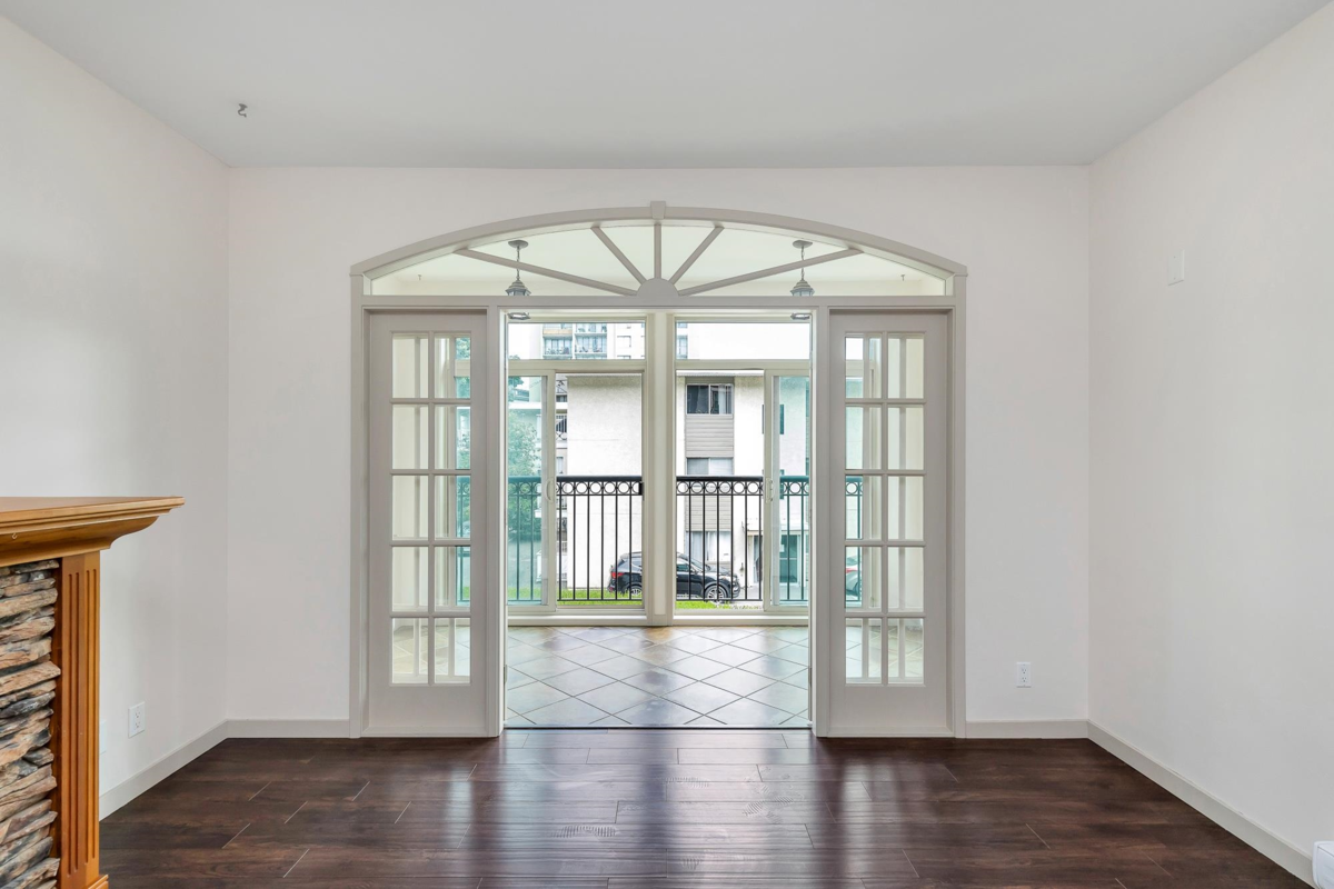 Powder Room Photo of 207 33485 South Fraser Way, Abbotsford, BC