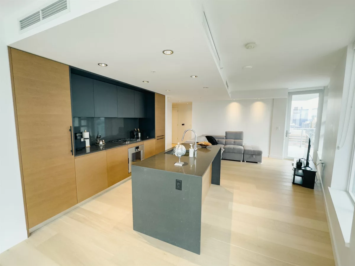 Kitchen Island Photo of 2911 1289 Hornby Street, Vancouver, BC