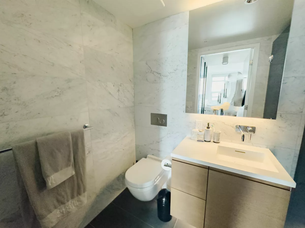 Primary Bathroom Photo of 2911 1289 Hornby Street, Vancouver, BC