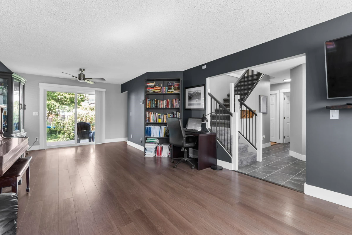 Breakfast Nook Photo of 5674 Kathleen Drive, Chilliwack, BC