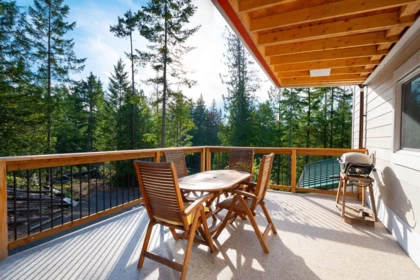 Kitchen Island Photo of 1580 Evergreen Lane, Bowen Island, BC