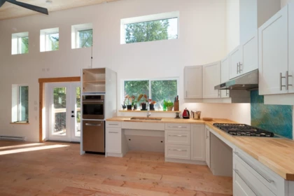 Kitchen Photo of 1580 Evergreen Lane, Bowen Island, BC